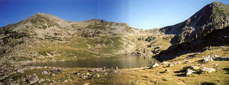 Jezioro Bucura (2040 m npm)