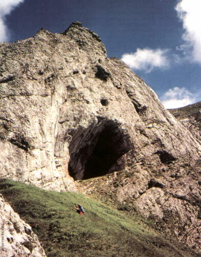 Main Entrance to Jaskinia vo Vrchu Novy 3, photo: P. Magdolen