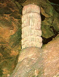 Wieża z Pizy - symbol Jaskini Bielskiej.