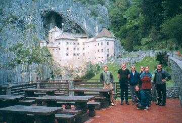 Zamek Predjamski (przed jaskini) - Sowenia